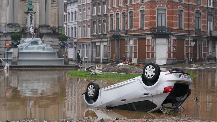 Ситуация в Германии ухудшается: Жертвами наводнения стали уже больше 140 человек