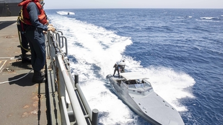 В Норвегии оштрафовали на 5 тысяч крон моряков из России за одежду с триколором