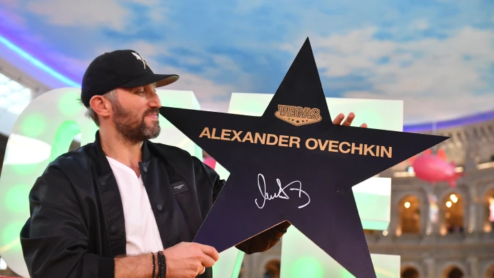 Овечкин забил 887-й гол в НХЛ и сократил отставание от Гретцки до семи шайб