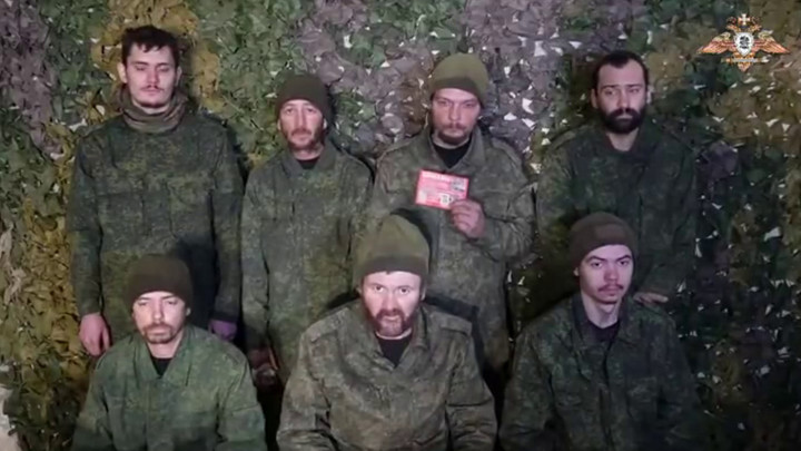 Солдаты из охраны генштаба ВСУ добровольно сдались в плен в Дзержинске