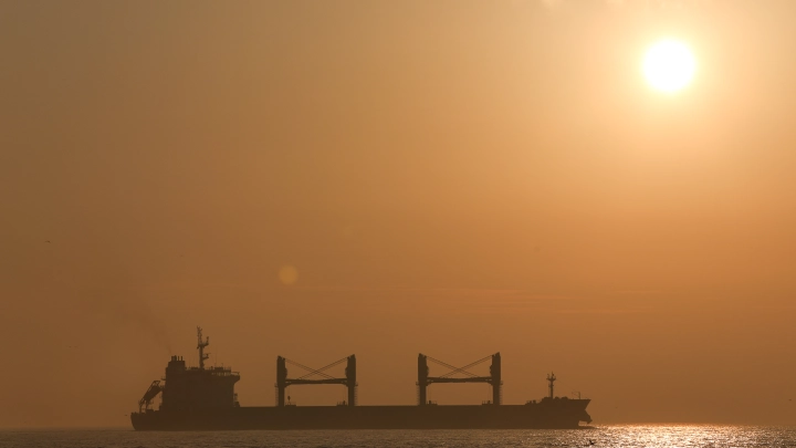 Мины могли разместить водолазы: Эксперты по морской безопасности намекнули, кто стоит за атаками на танкеры из русских портов