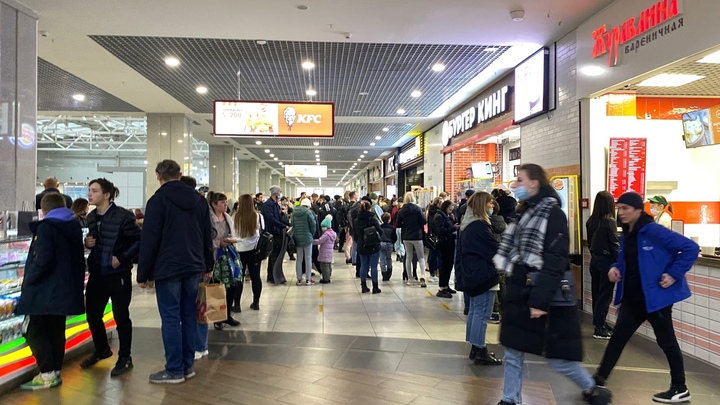 Непривитые курганцы проникают в ТРК по чужим QR-кодам