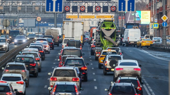 Утром Пермь встала в 9-бальных пробках