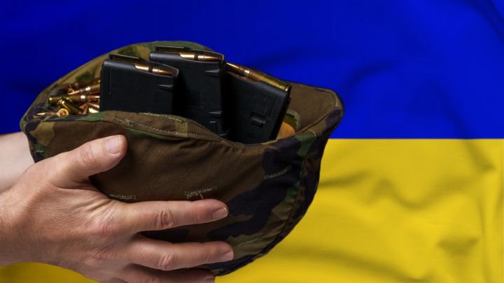 Это не то, что вы подумали! В Одессе образовалась очередь из мужчин к военкомату