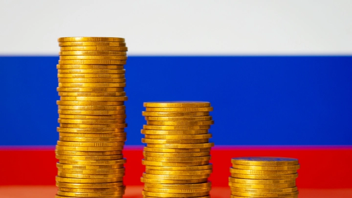 Сбежавший из России иноагент нервно заулыбался в камеру: До беды как до Марса!