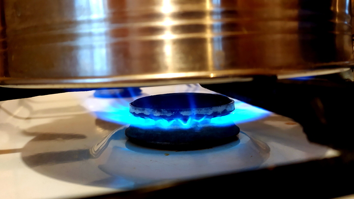 Газовые звонки детям: Военкоры подсказали, что не так в этой пугающей истории