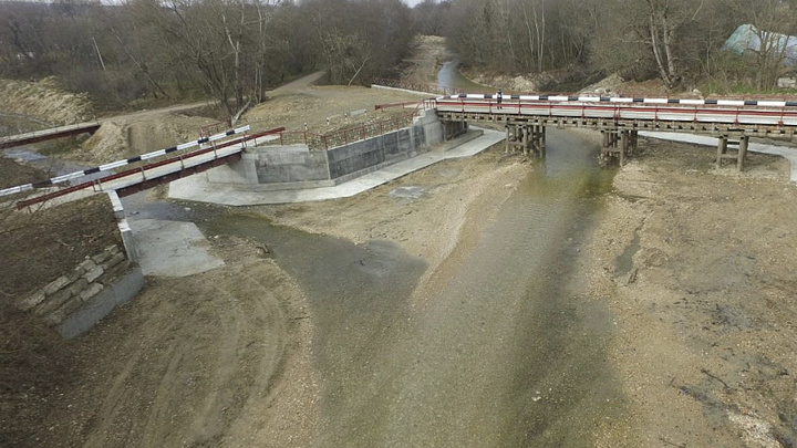В Мостовском районе за 17,5 млн рублей отремонтировали мосты через реки Увариха и Губс