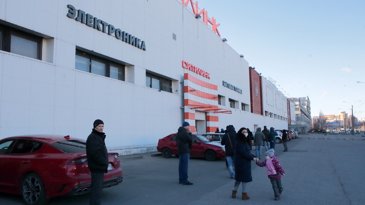 В челябинском магазине техники при посетителях рванул порошок для тушения пожара