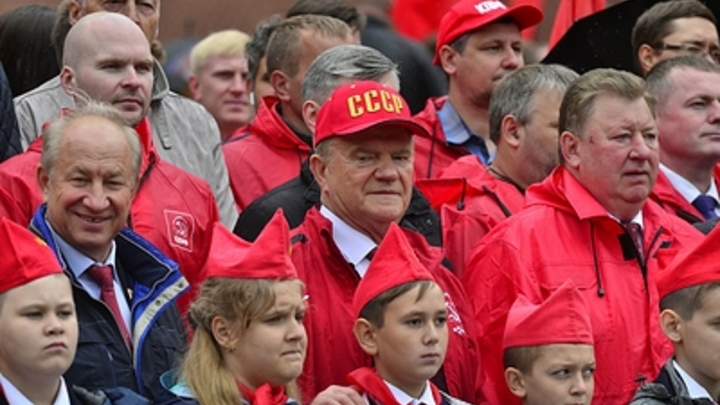 Зюганов назвал паскудством решение Госдумы выдать Рашкина правосудию