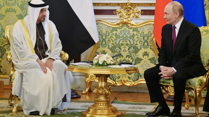 Президент ОАЭ перешёл на русский: Всё из-за встречи с Путиным