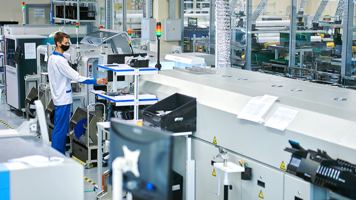 В Москве создали уникальный сканер для оцифровки книг, карт и картин - Собянин