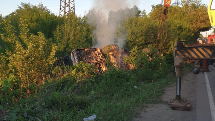 В Челябинской области автокран упал на водопровод и оставил без воды целый город