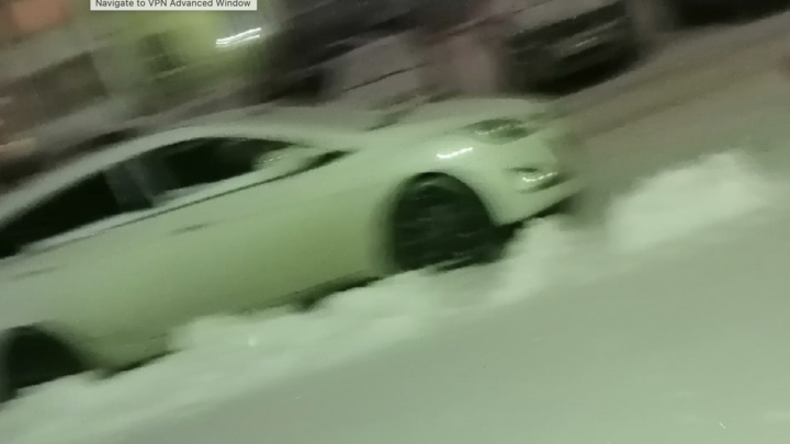 В Челябинске на проспекте Ленина отец с ребенком не успели перейти дорогу