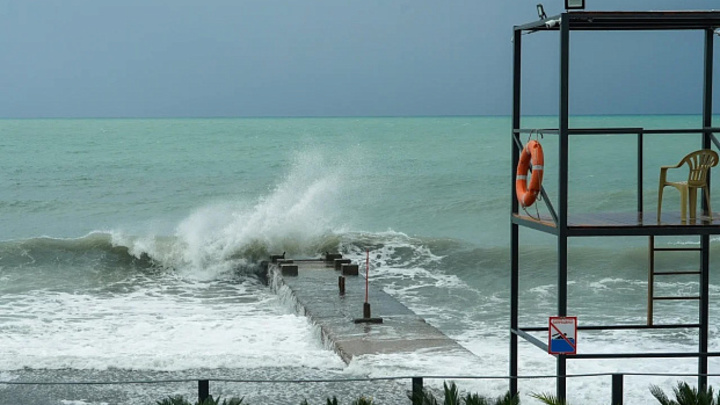 В Сочи высок риск формирования смерчей