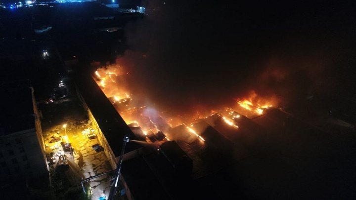 Пожар в подмосковных Химках потушен: что горело и какие версии причины пожара