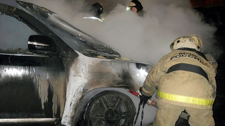 В Балашихе и Богородском прошлой ночью горели машины