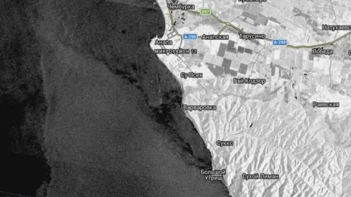 Снимки со спутника указали на некие пленки в Черном море у побережья Анапы