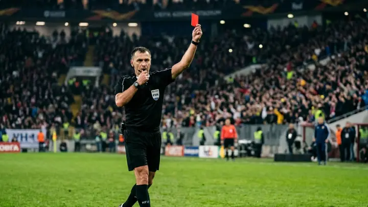 В Лобне футболисты устроили массовую драку во время матча