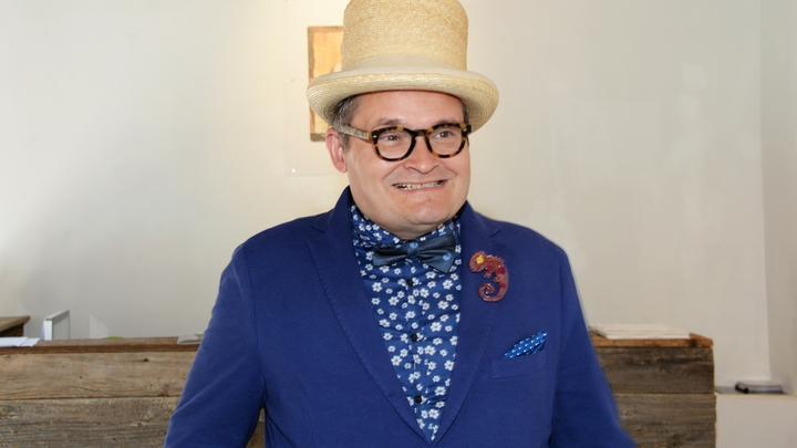 Собчак сообщила, что известного ведущего Первого канала проверяют на дискредитацию ВС России