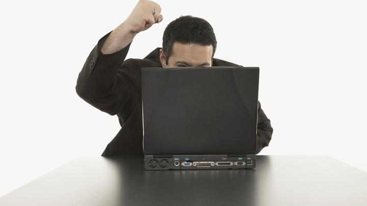 Уехали из-за санкций, вернутся из-за бонусов: В МВД объяснили дефицит IT-специалистов