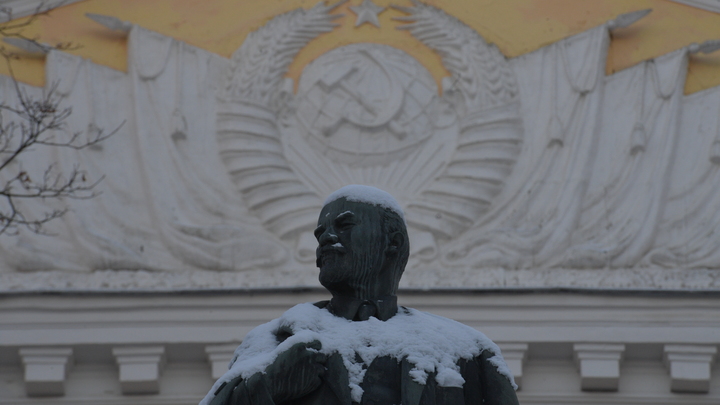 Протоиерей Леонид Калинин предложил деликатно избавиться от памятников Ленину - СМИ