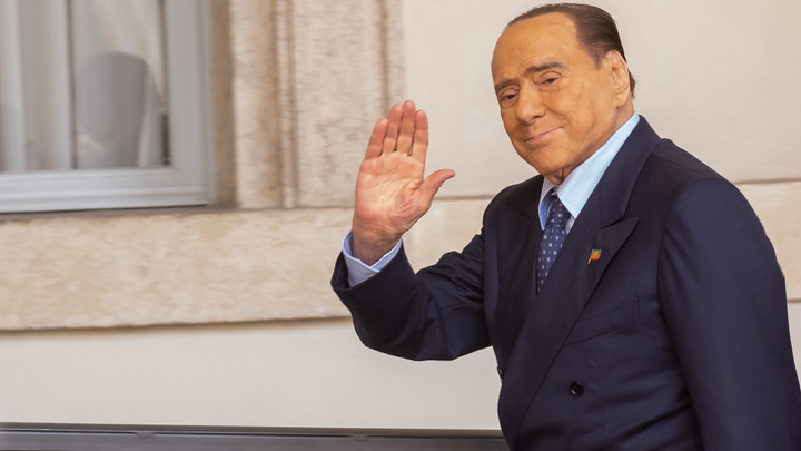 Семья Берлускони столкнулась с проблемой: противоатомные бункеры недостаточно шикарны