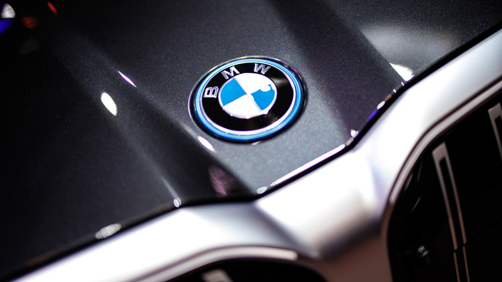 Пермяк устроил ДТП с пятью машинами на взятом напрокат BMW в Екатеринбурге