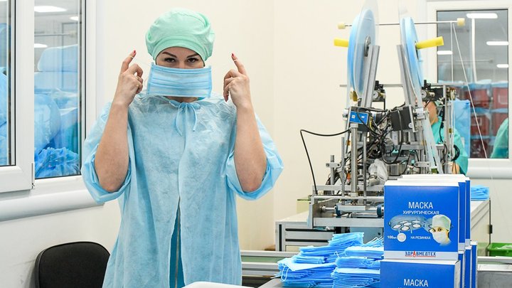 Надо было спасать людей: Больница купила маски почти по 1,5 тыс. за штуку. Дешевле не было