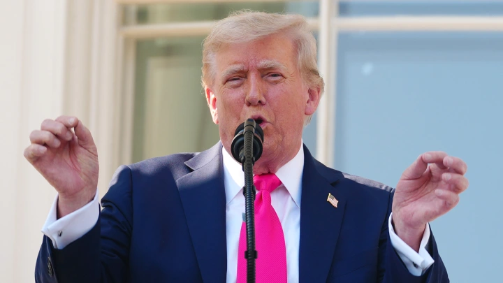 Трамп заявил о разочаровании после в телефонного разговора с Путиным