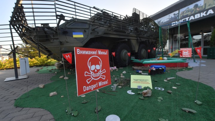 На Украине все больше женщин привлекают в армию: о чем это говорит