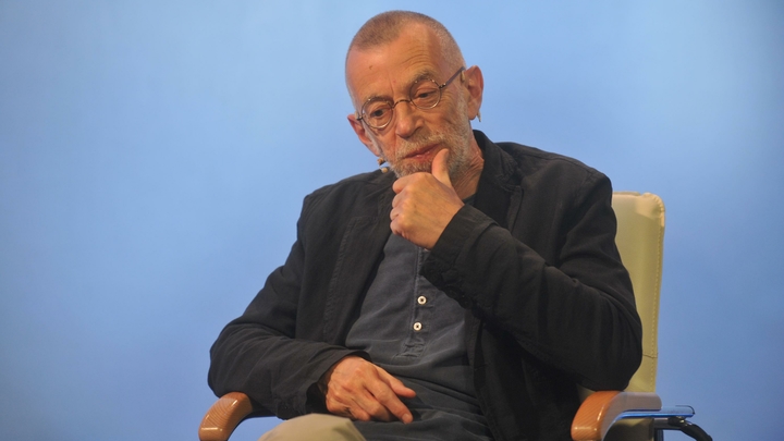 Поэт Лев Рубинштейн не справился с отёком мозга. Дочь подтвердила смерть