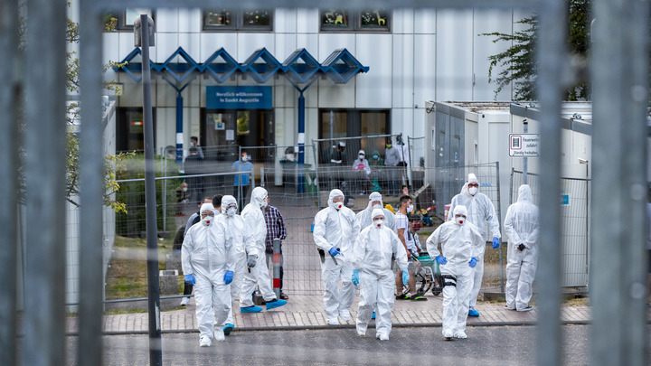 Перечислят до 18 часов: Медикам Новосибирской области выплатят все деньги за борьбу с COVID-19