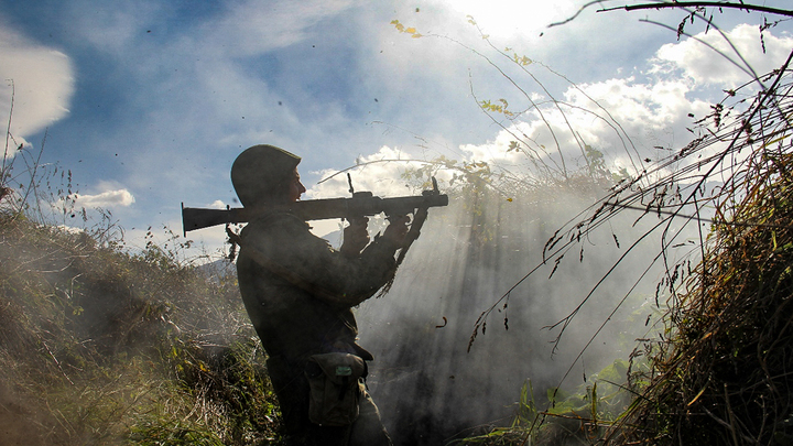 Не стреляйте только, мужики!: Украинцы продолжают сдаваться в плен