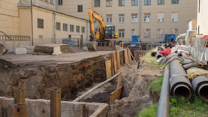 Рабочего насмерть засыпало землёй на стройплощадке в Бердске