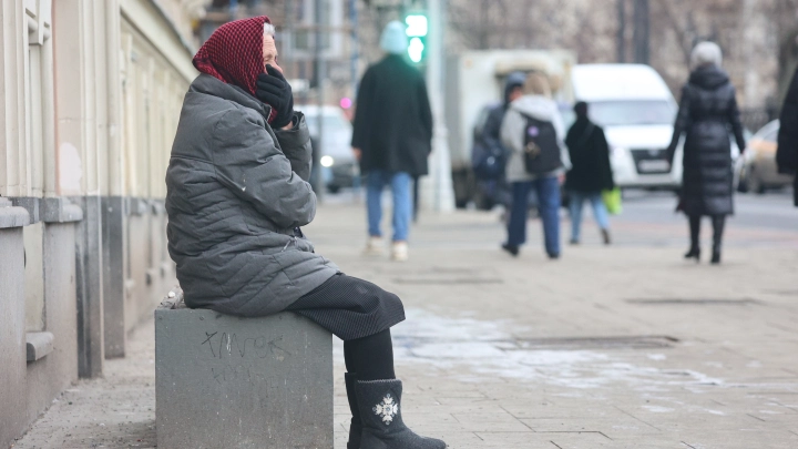 В Подмосковье угрозы мигранта в сторону пенсионерки попали на видео