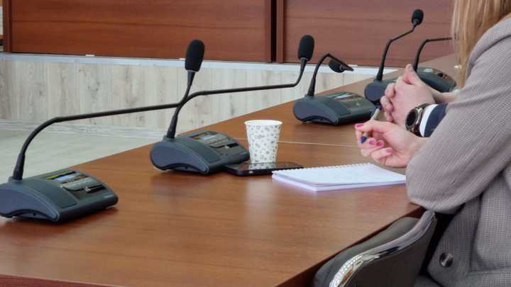 Активист Хосе ворвался на дискуссию о журналистике и обвинил представителей СМИ США в трусости