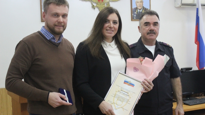 Сотрудник банка из Тольятти не дала пенсионерке перевести мошенникам 650 тысяч рублей