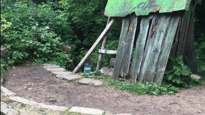 Жители Челябинска пьют воду из тайных родников в городском бору