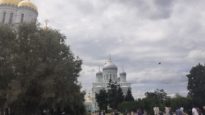 Премьер-министр Михаил Мишустин посетил Дивеевский монастырь в Нижегородской области