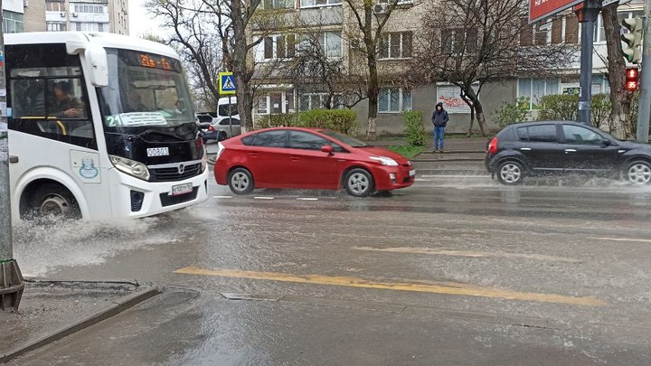 Синоптики дали прогноз, когда в Ростове закончатся проливные дожди