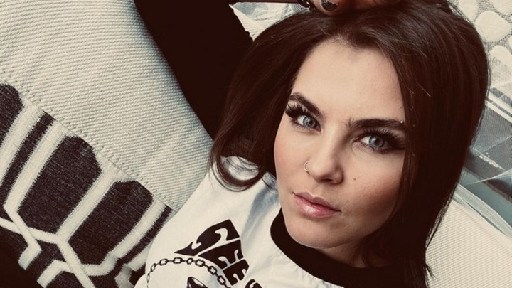 «Мучилась три года»: солистка Little Big Соня Таюрская рассказала о расстройстве пищевого поведения
