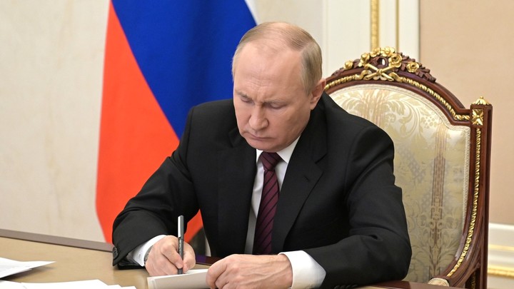 Президент России подписал указ о сохранении духовно-нравственных ценностей