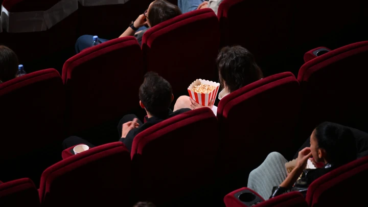 Поход в московский театр закончился массовым отравлением и вызовом скорой