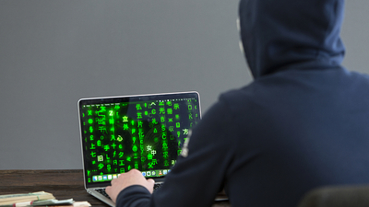 Сайт Кремля попытались обрушить за час до прямой линии с Путиным. Источник сообщил об атаке хакеров