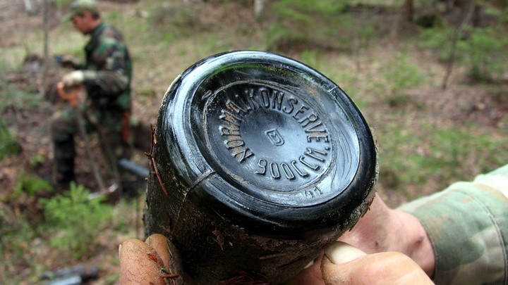 Раскрыто истинное назначение странных стеклянных бутылок времён СССР: Немцы оценили