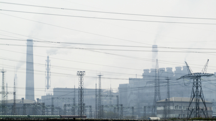 После хлопка газа на заводе цветных металлов в Красноярске пострадали четыре человека