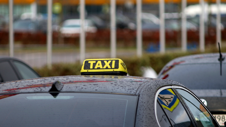 В Екатеринбурге осенью взлетят цены на поездки в такси