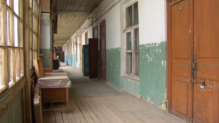 Новый собственник будет решать судьбу жильцов выставленного на продажу общежития в Новосибирске