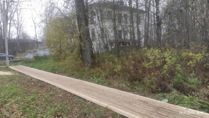 В Архангельске продолжают приводить в надлежащий вид тротуары