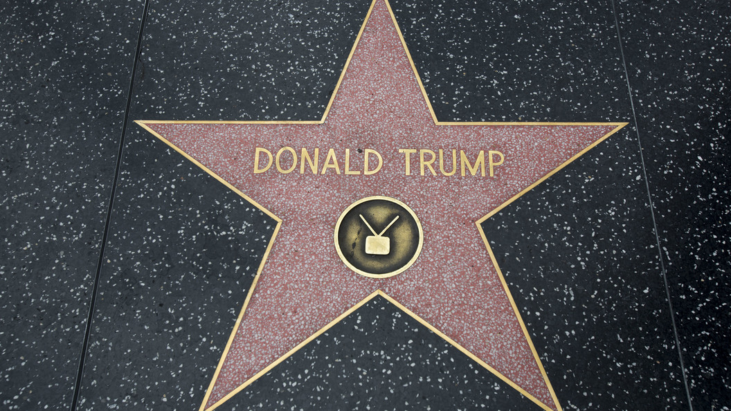 Звезда Трампа на Аллее славы стала символом противостояния в США Звезда Трампа на Аллее славы стала символом противостояния в США